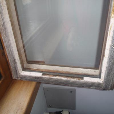 Photo de mastic de fenêtre avec amiante